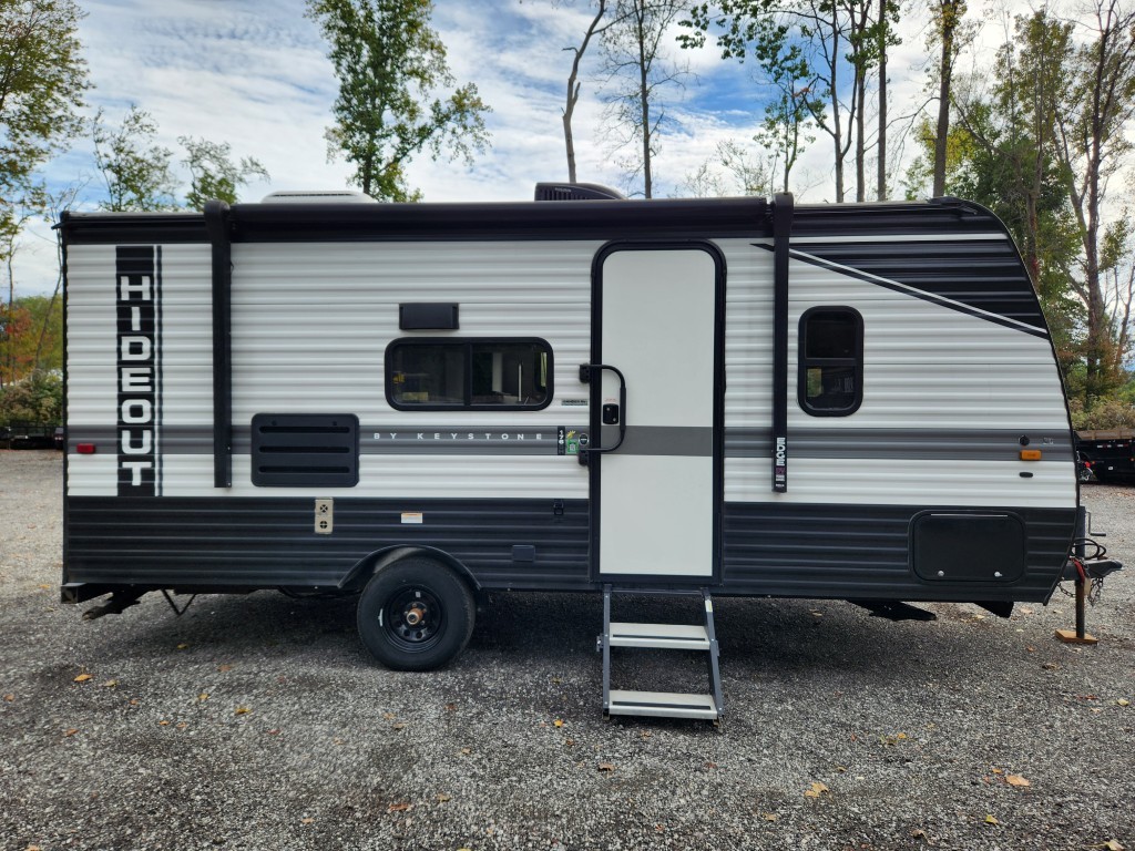 151883 2022 Keystone Hideout 176BH