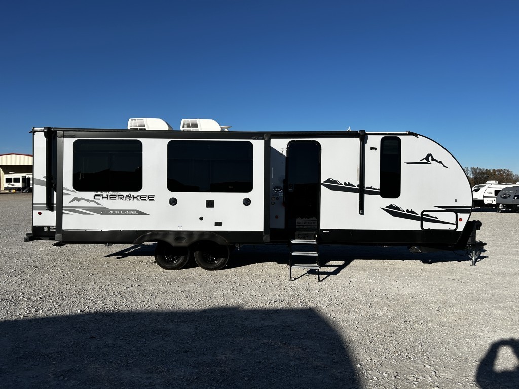 153618