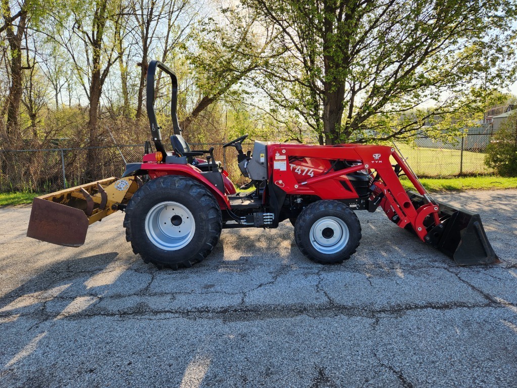 156987