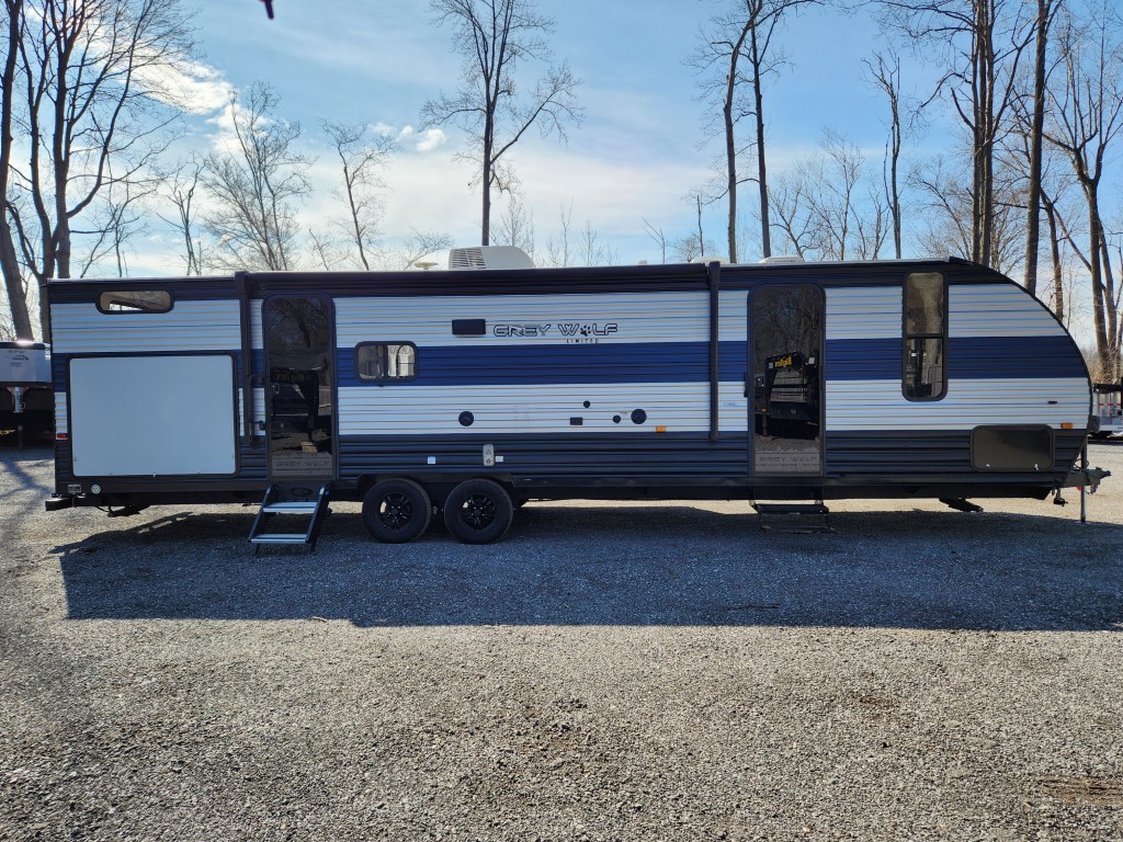 155900