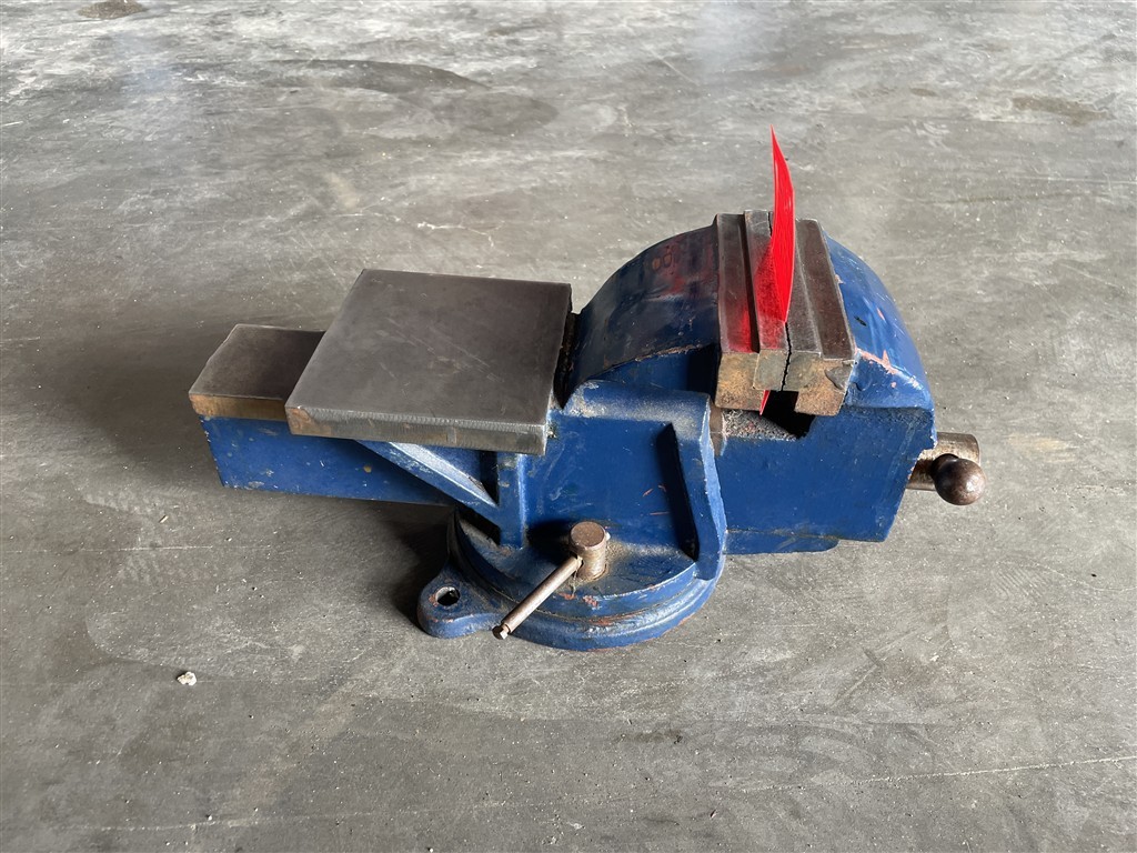 157603
