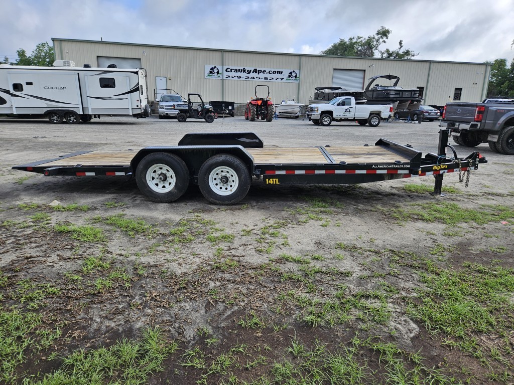 157618