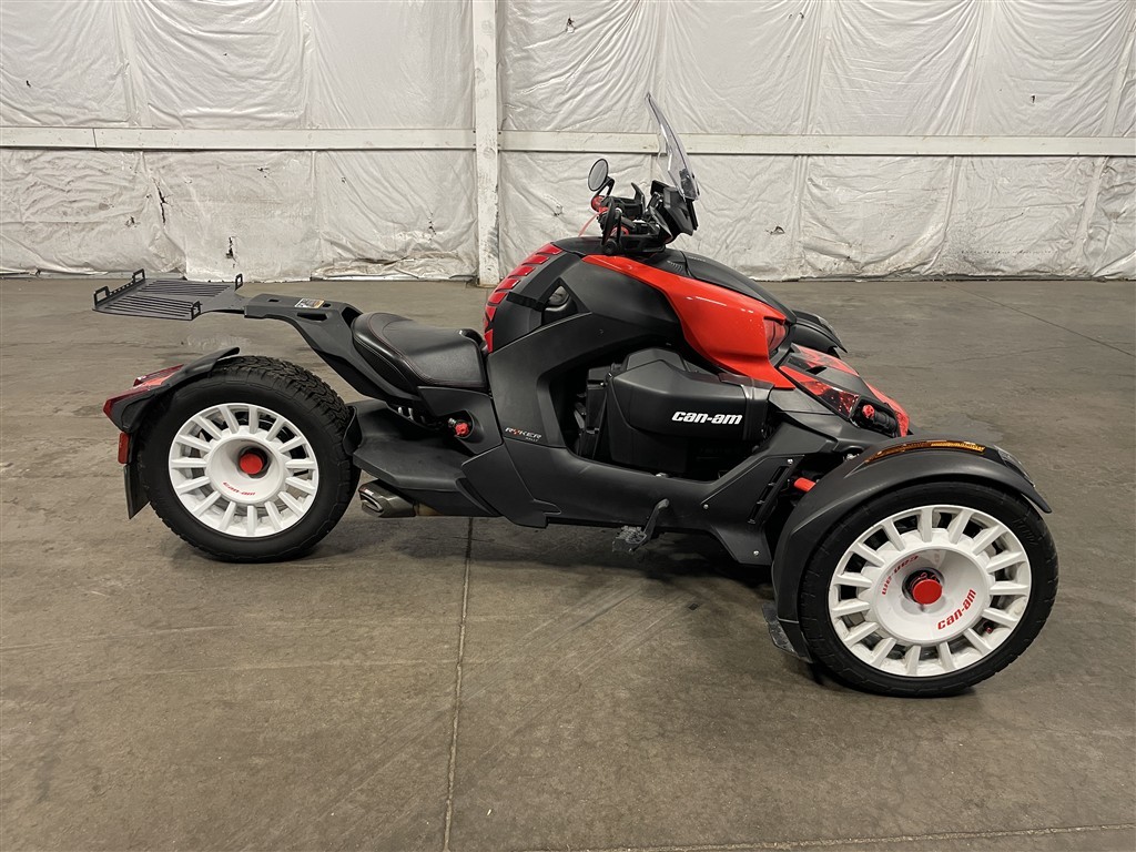 158911